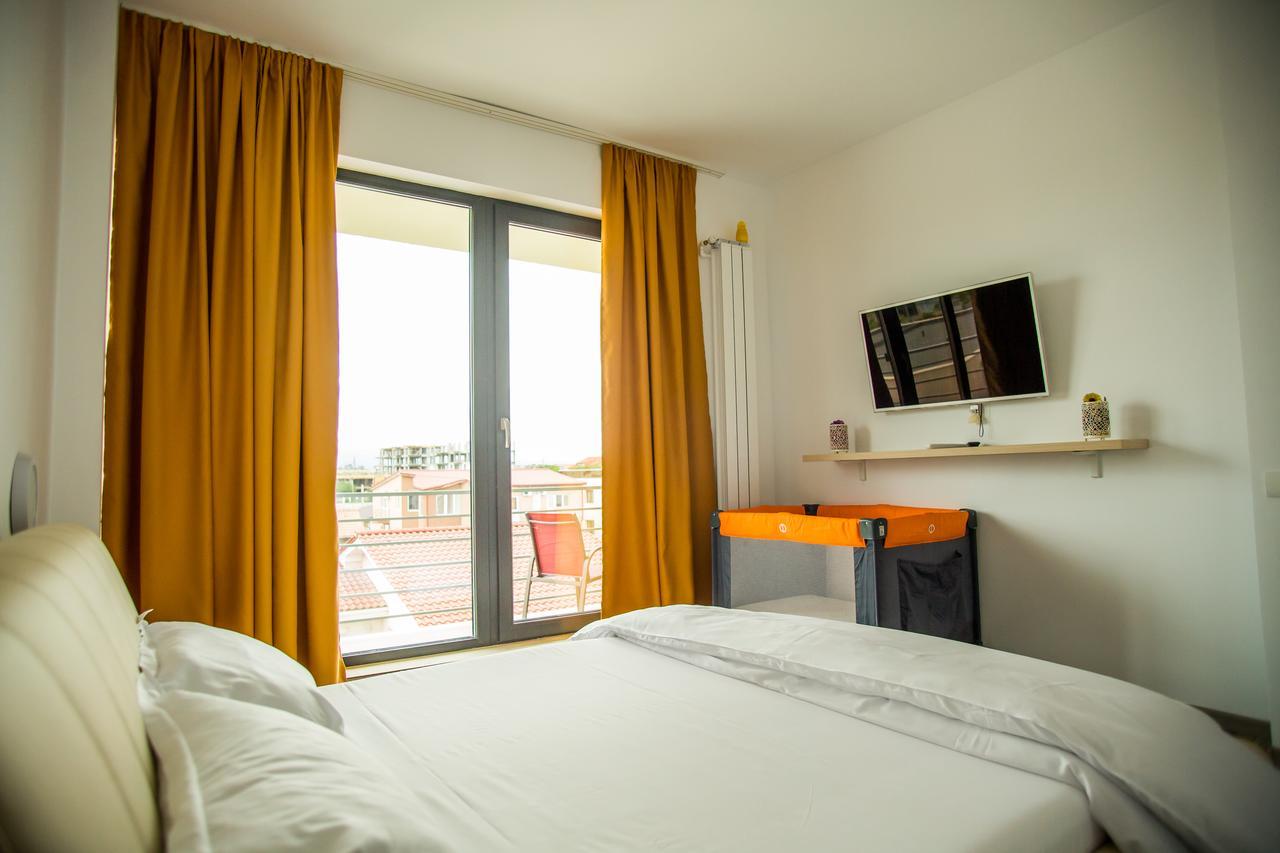Appartamento Bliss Mamaia Nord Năvodari Esterno foto